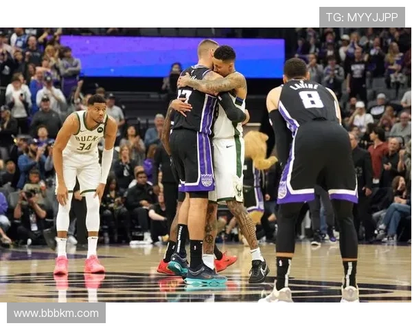 安芬尼西蒙斯谈与马祖拉的默契建立过程及其对球队磨合的积极影响
